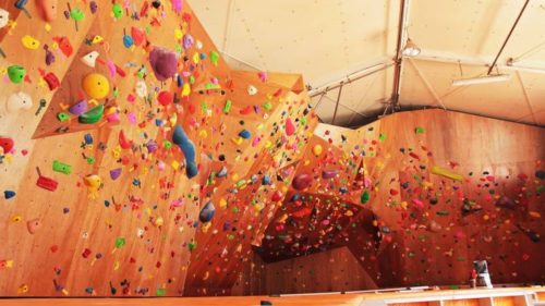 神奈川県のクライミング施設「クライミングジム POCKET（ポケット）」